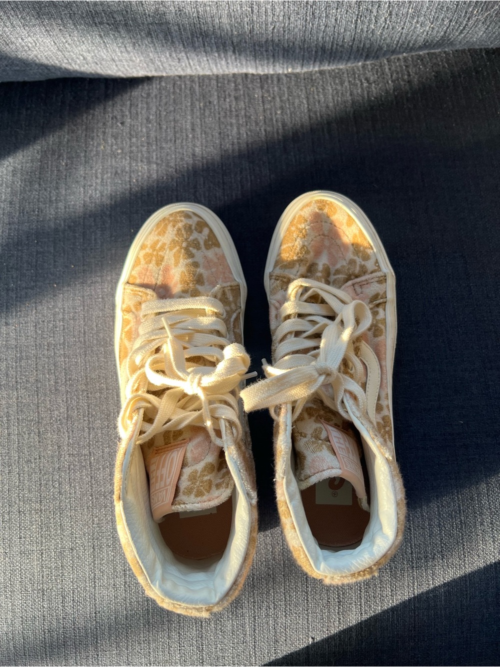 High-Top Women's Vans in Cream and Peach - Picture 7 of 8